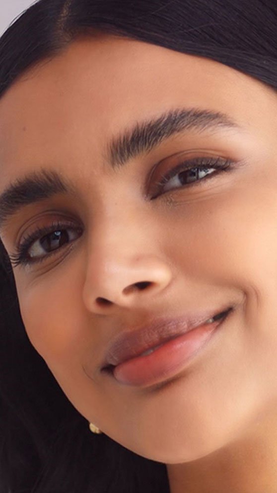 -/media/project/loreal/brand-sites/mny/emea/il/makeup-tips/face-makeup/how-to-choose-the-best-foundation/how-to-choose-makeup-article-img-m.jpg?rev=5fff7b44a18a410d8f72f5fb658f26f6