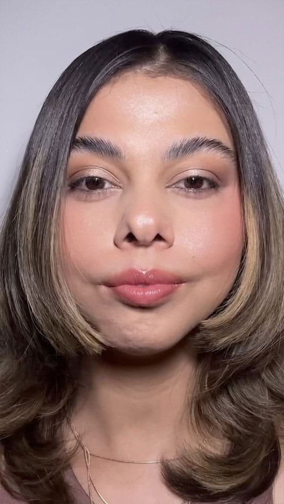 -/media/project/loreal/brand-sites/mny/emea/il/makeup-tips/lips-makeup/lip-contour/lip-contour-article-img-m.jpg?rev=e13ded228fb7470d9c3a8ab9a6828f44