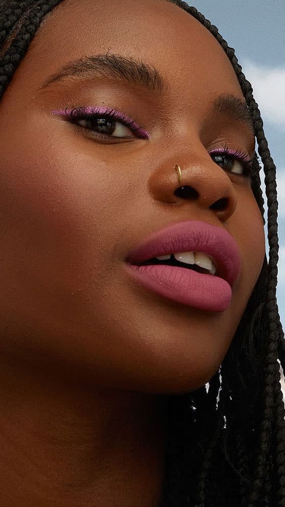 -/media/project/loreal/brand-sites/mny/emea/il/makeup-tips/lips-makeup/pillow-lips/pillow-lips-article-img-m.jpg?rev=7ea06753ae374c018866d6e5cf93c587