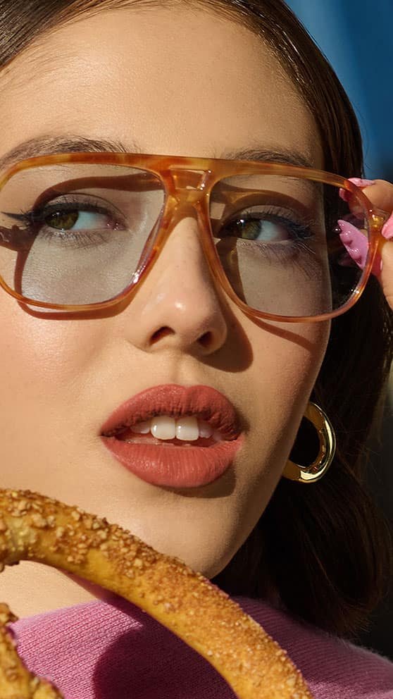 -/media/project/loreal/brand-sites/mny/emea/il/tips-and-trends/lip-makeup-tutorials/how-to-apply-liquid-matte-lipstick/how-to-apply-liquid-matte-lipstick-article-img-m.jpg?rev=83db3be7feda47edbd60880362bd65ba